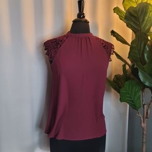Express Blouse in Maroon